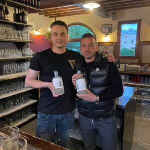Da oggi SKY GIN arriva anche qui 🍸✨
Un nuovo locale, lo stesso gusto che ci rappresenta.
